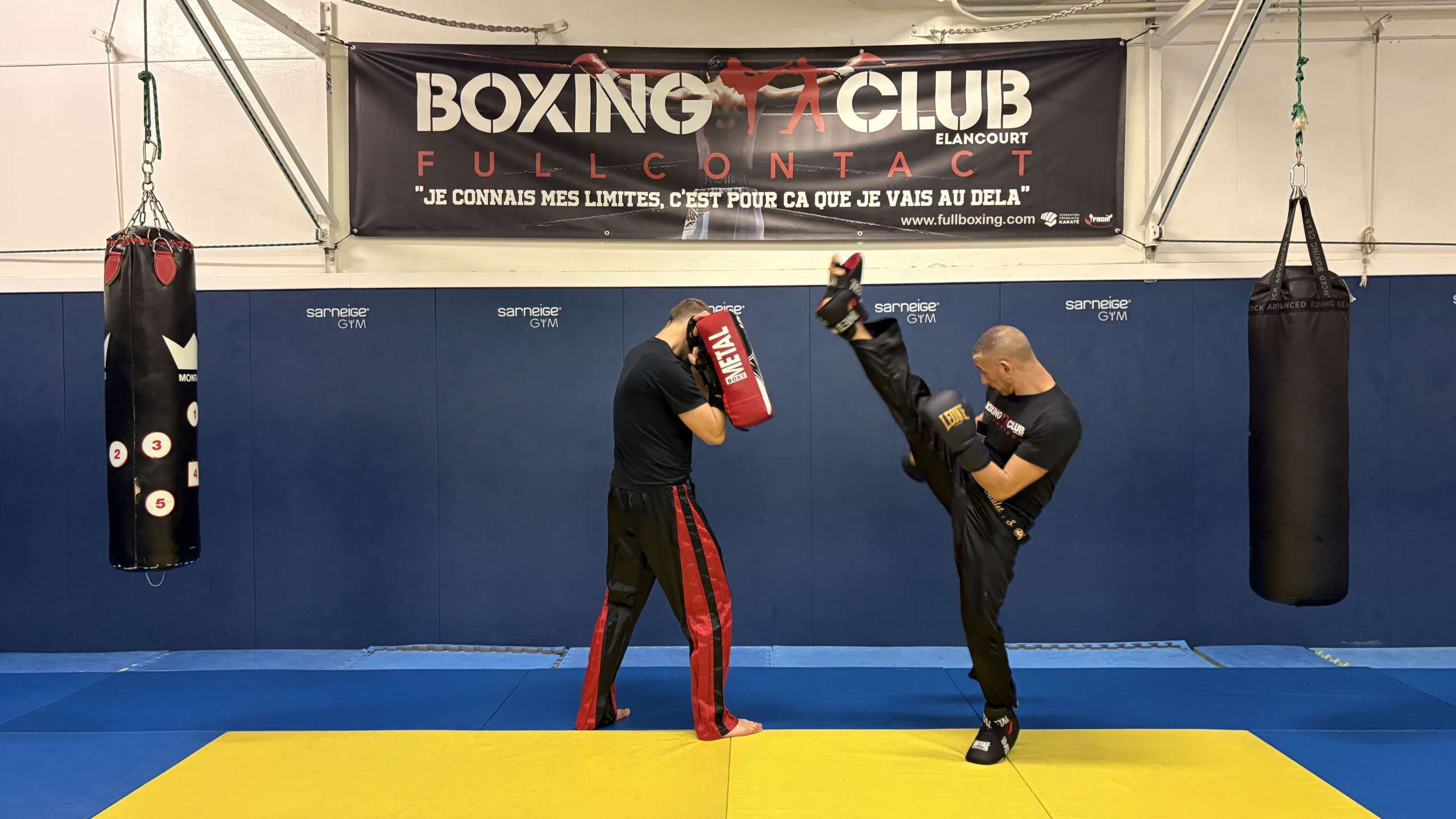 Coup de pied descendant