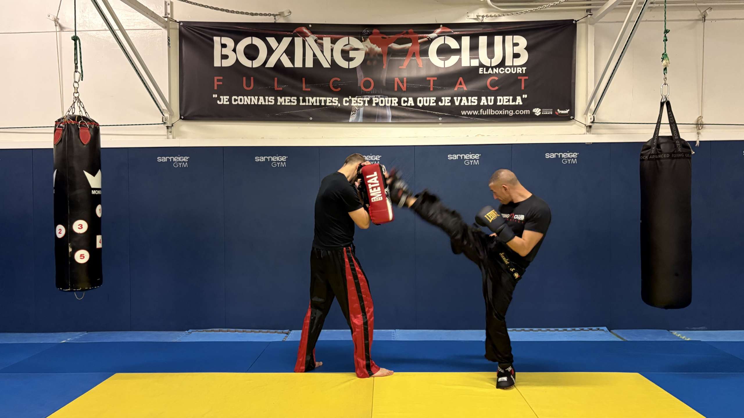 Coup de pied descendant